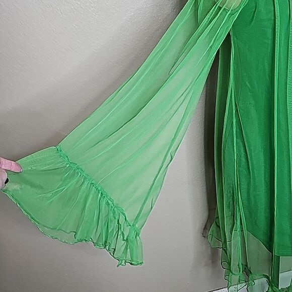 Elegant Green One-Shoulder Dress - Picture 4 of 10
